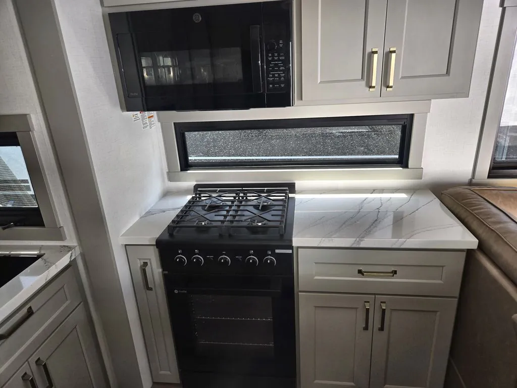 2026 Brinkley Model G 3970, Photos photo 21