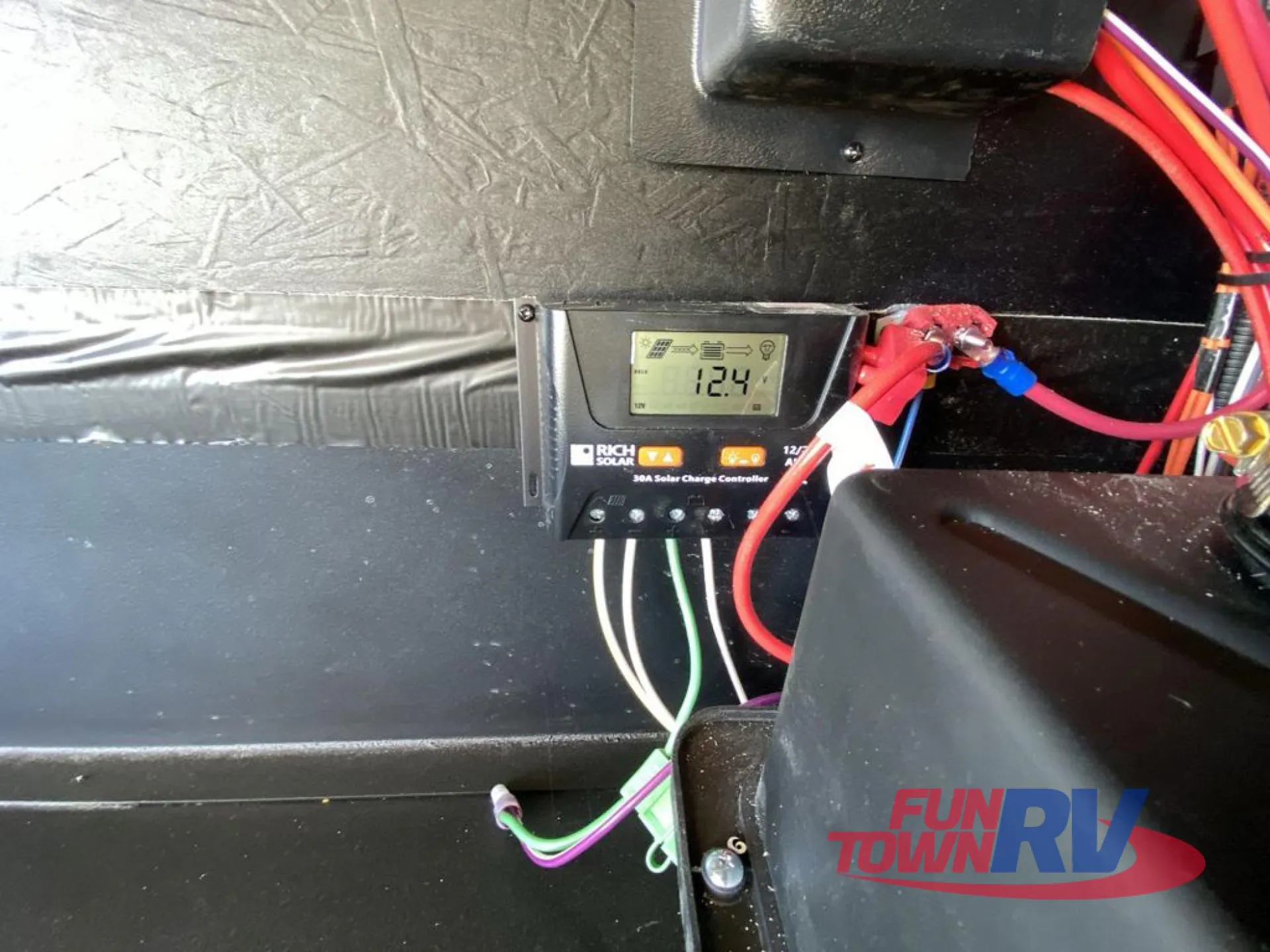2025 Coachmen Chaparral 336TSIK - Photo 4
