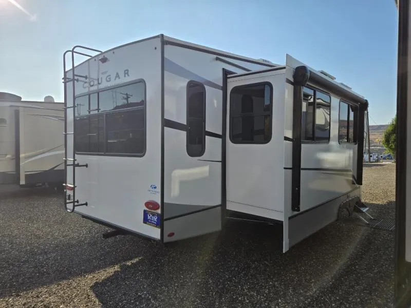 2025 Keystone Cougar Half-Ton 29RLI - Photo 3
