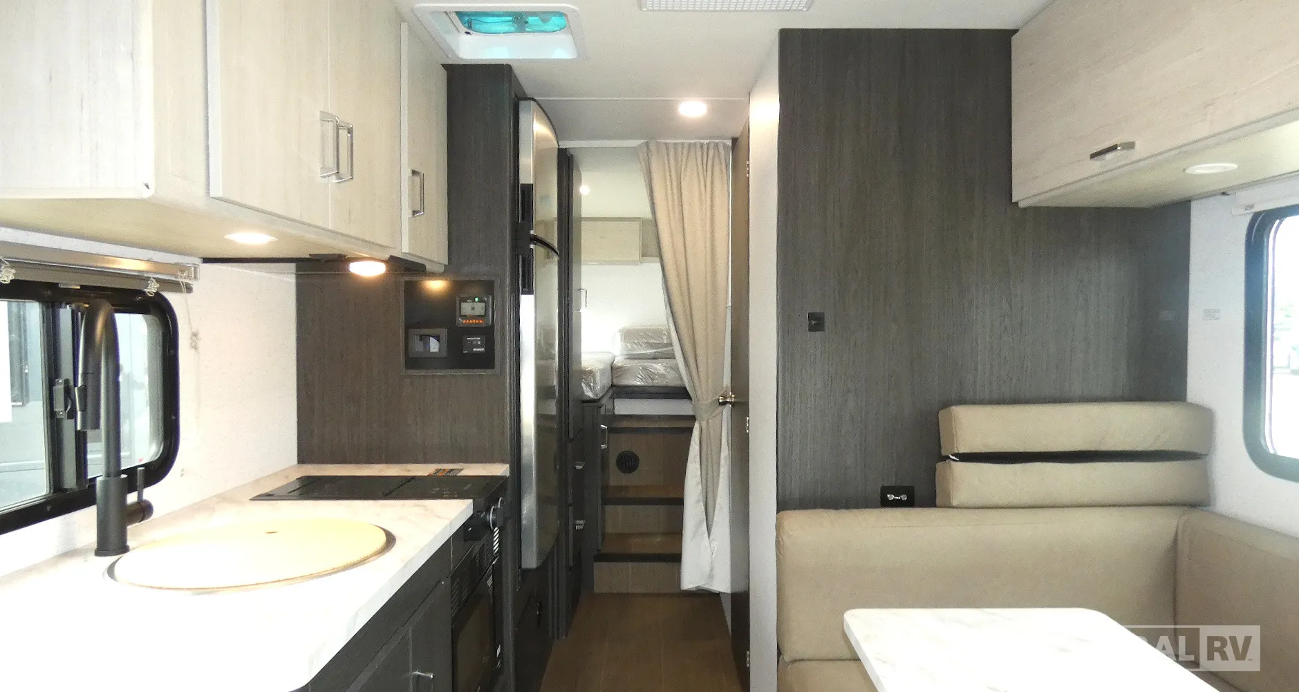 2027 Winnebago Sunflyer 24GG - Photo 3