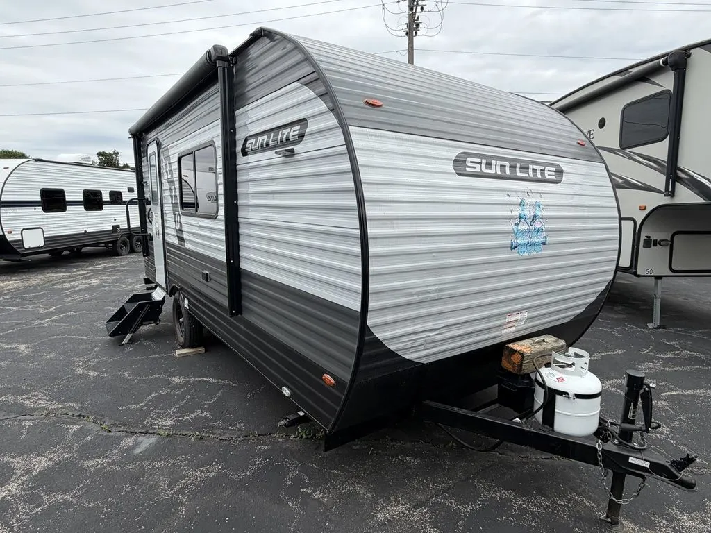 2024 Sunset Park RV Sun Lite LTD 19RK - Photo 3