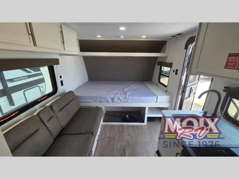 2027 Grand Design Transcend One 151BH - Photo 4