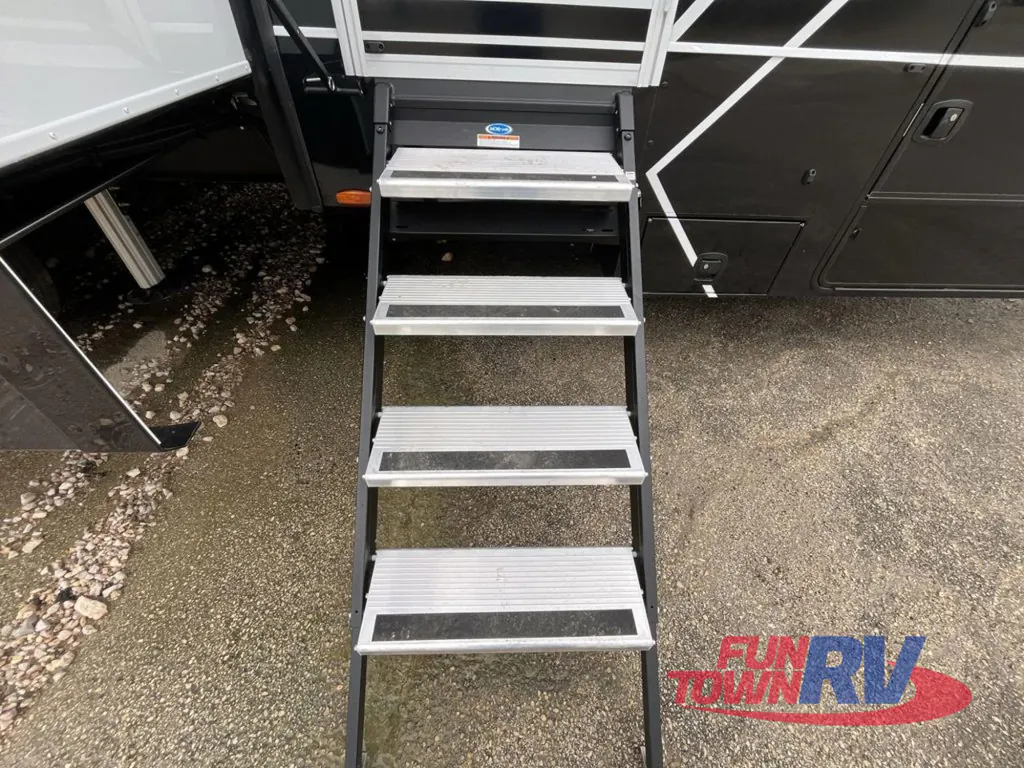 2026 Brinkley Model G 4100, Photos photo 37