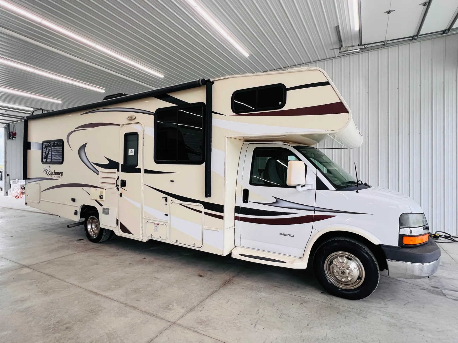 2016 Coachmen Freelander 27QB - Photo 2
