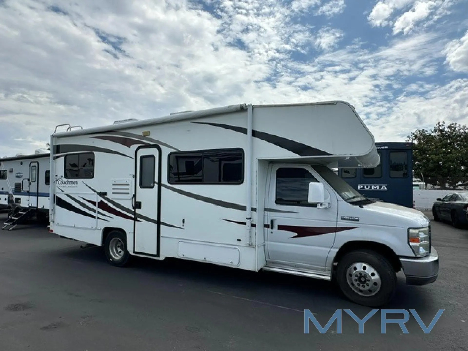 2012 Coachmen Freelander 23CB - Photo 2
