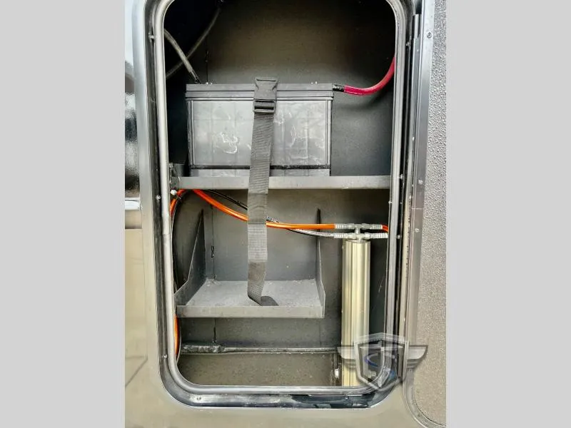 2027 Axiom RV Vendetta V4250SP - Photo 3