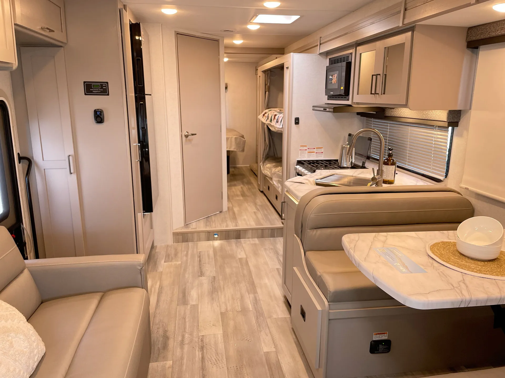 2026 Thor Motor Coach Coleman 31CM — living area main