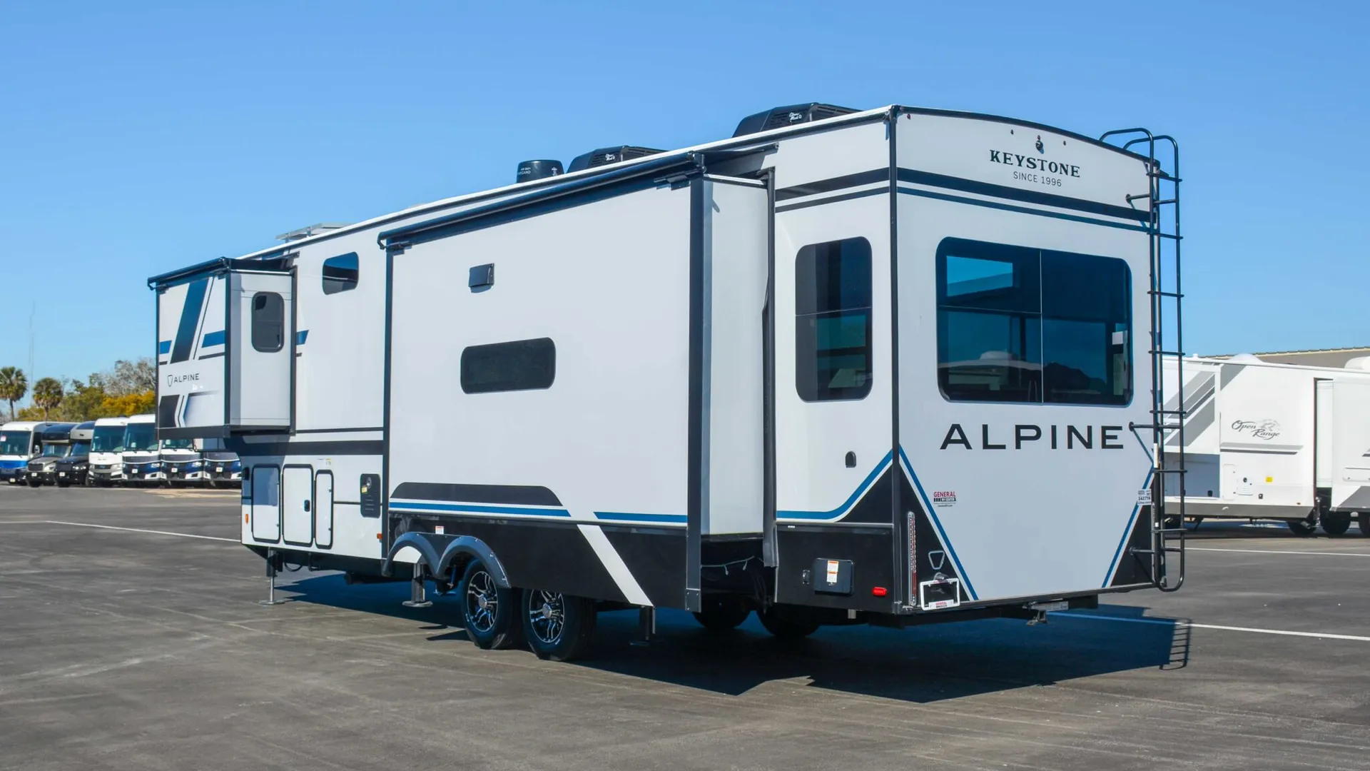 2026 Keystone Alpine 3303CK - Photo 4