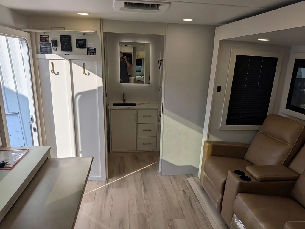 2025 Brinkley Model I 265, Photos photo 10