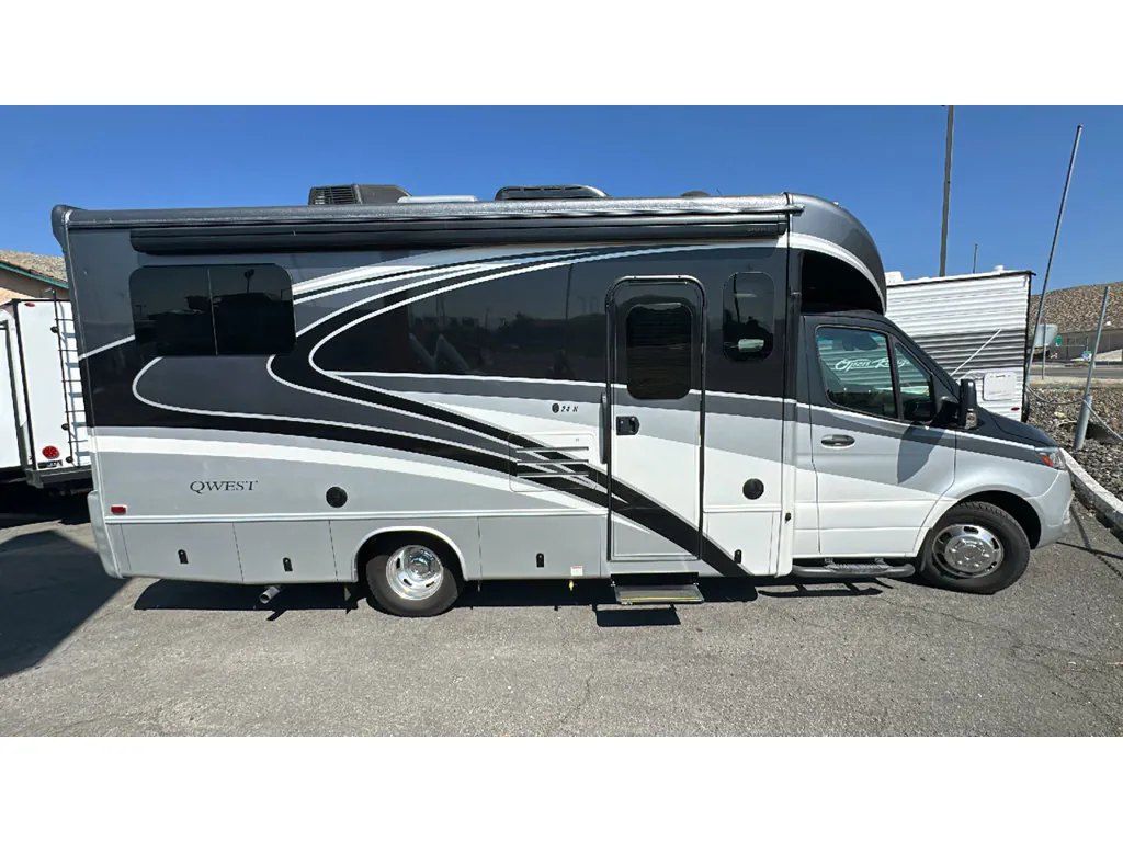 2023 Entegra Coach Qwest 24N - Photo 3