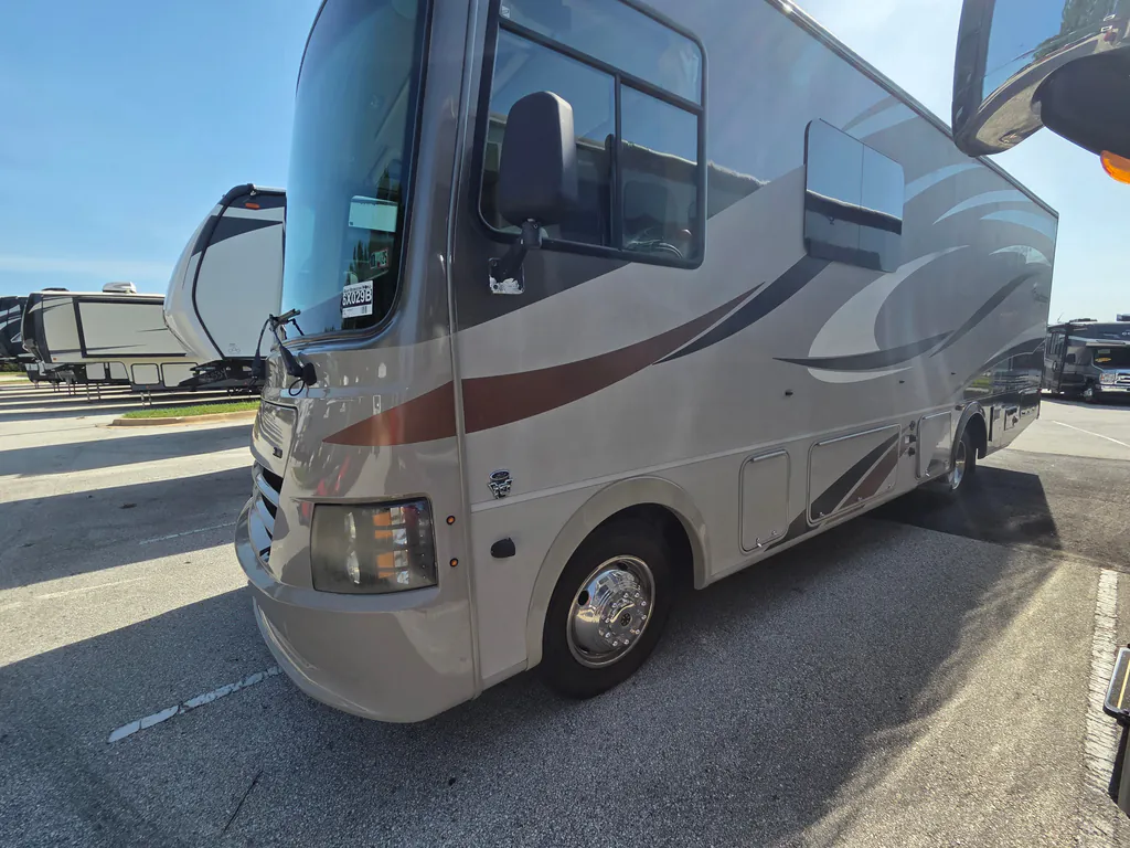 2017 Coachmen Pursuit 27KB, Photos photo 4