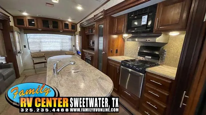 2015 Forest River Wildcat 333MK, Photos photo 3