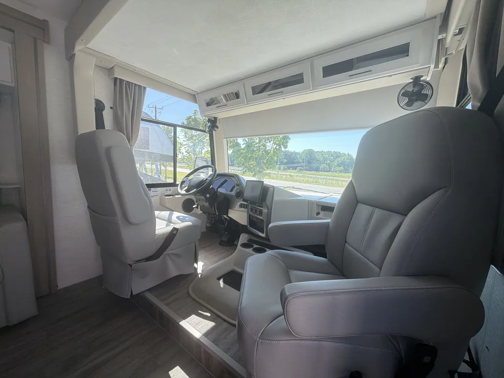 2026 Thor Motor Coach Freedom Traveler A29, Photos photo 5