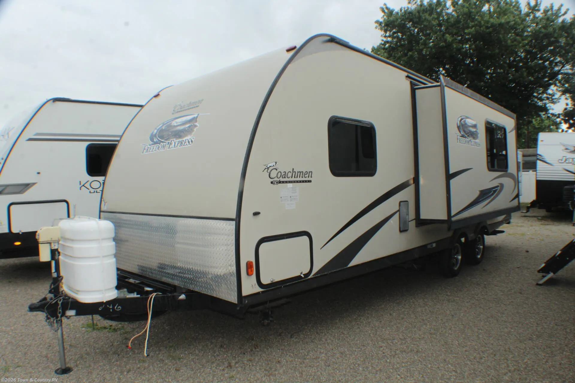 2014 Coachmen Freedom Express 246RKS - Photo 2
