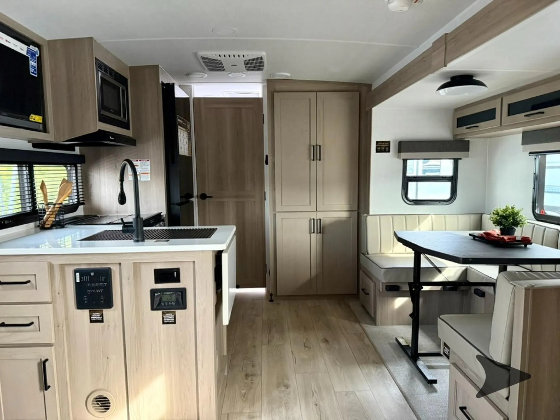 2026 Forest River Rockwood Mini Lite 2214S — Photo 7