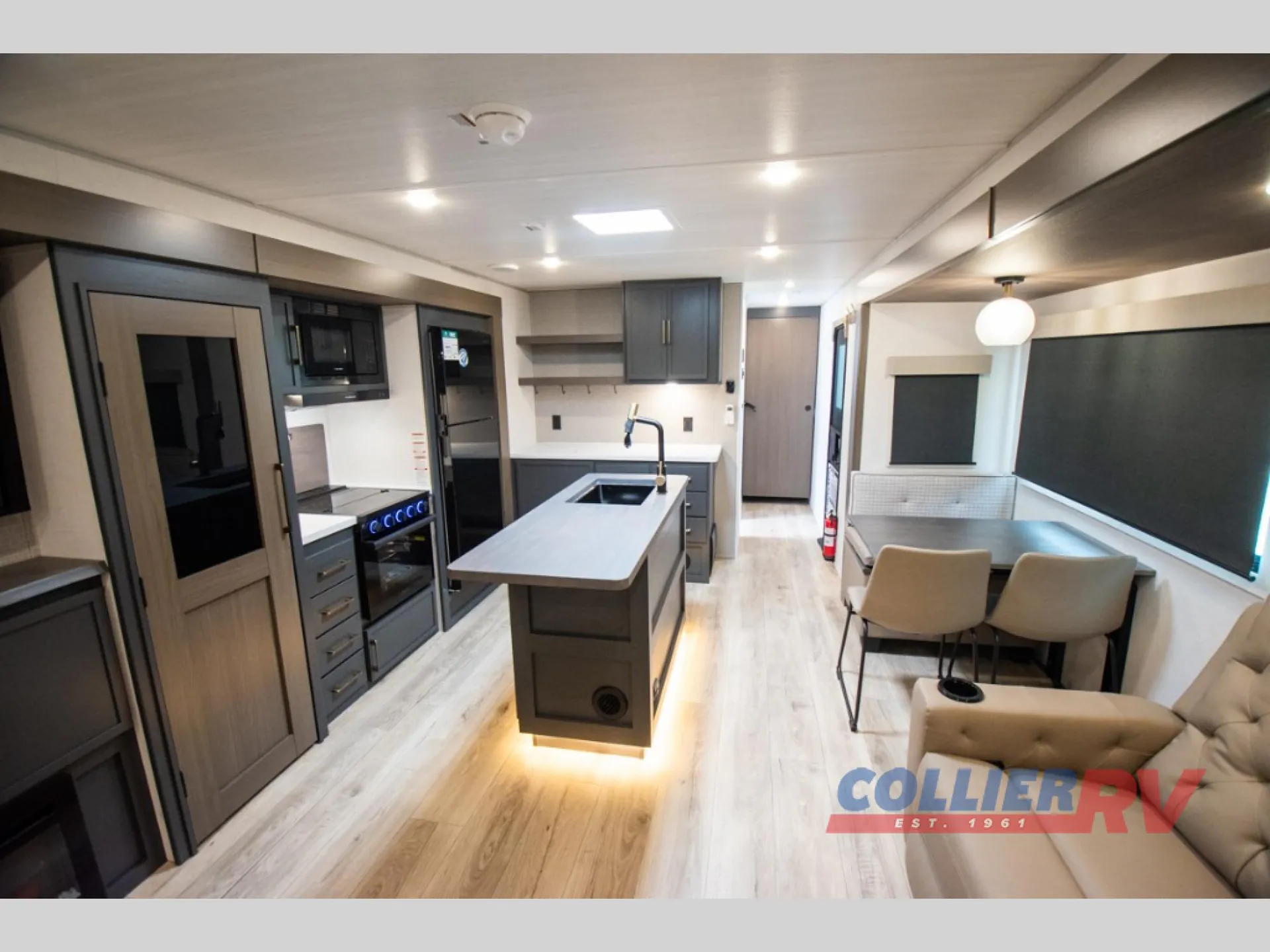 2027 Forest River Grand Surveyor 305RLBS - Photo 4