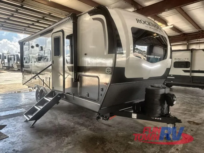 2026 Forest River Rockwood Mini Lite 2509S - Photo 2