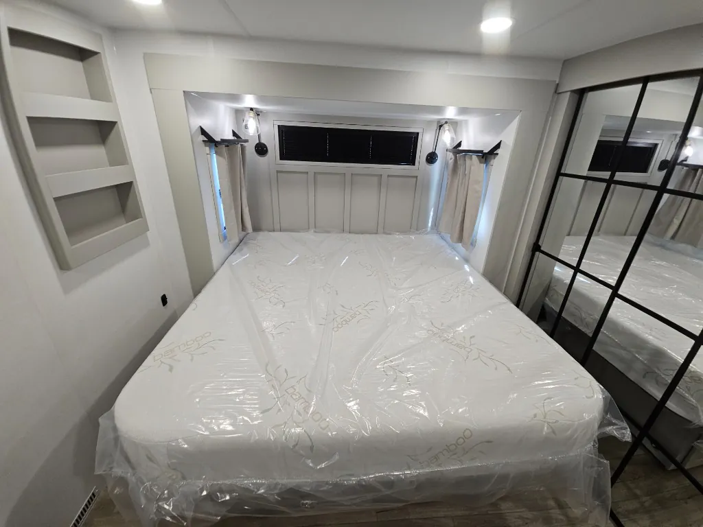 2026 Brinkley Model G 3950, Bedroom photo 2