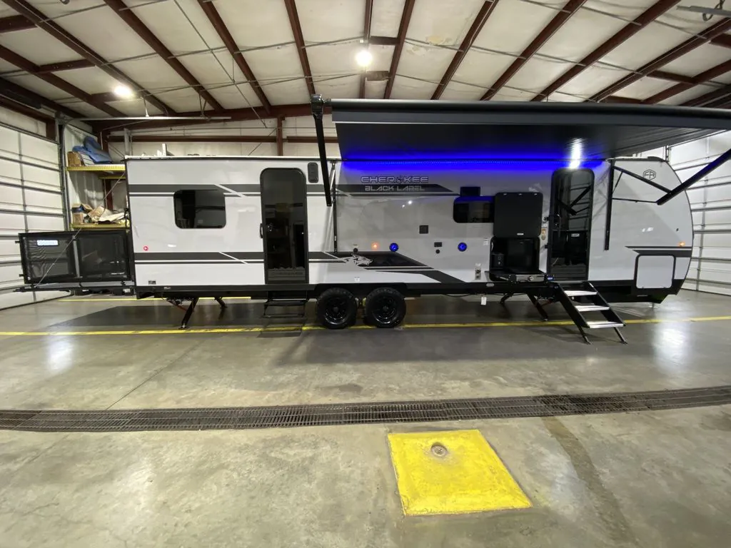 2026 Forest River Cherokee Grey Wolf Black Label 27RRBL - Photo 2