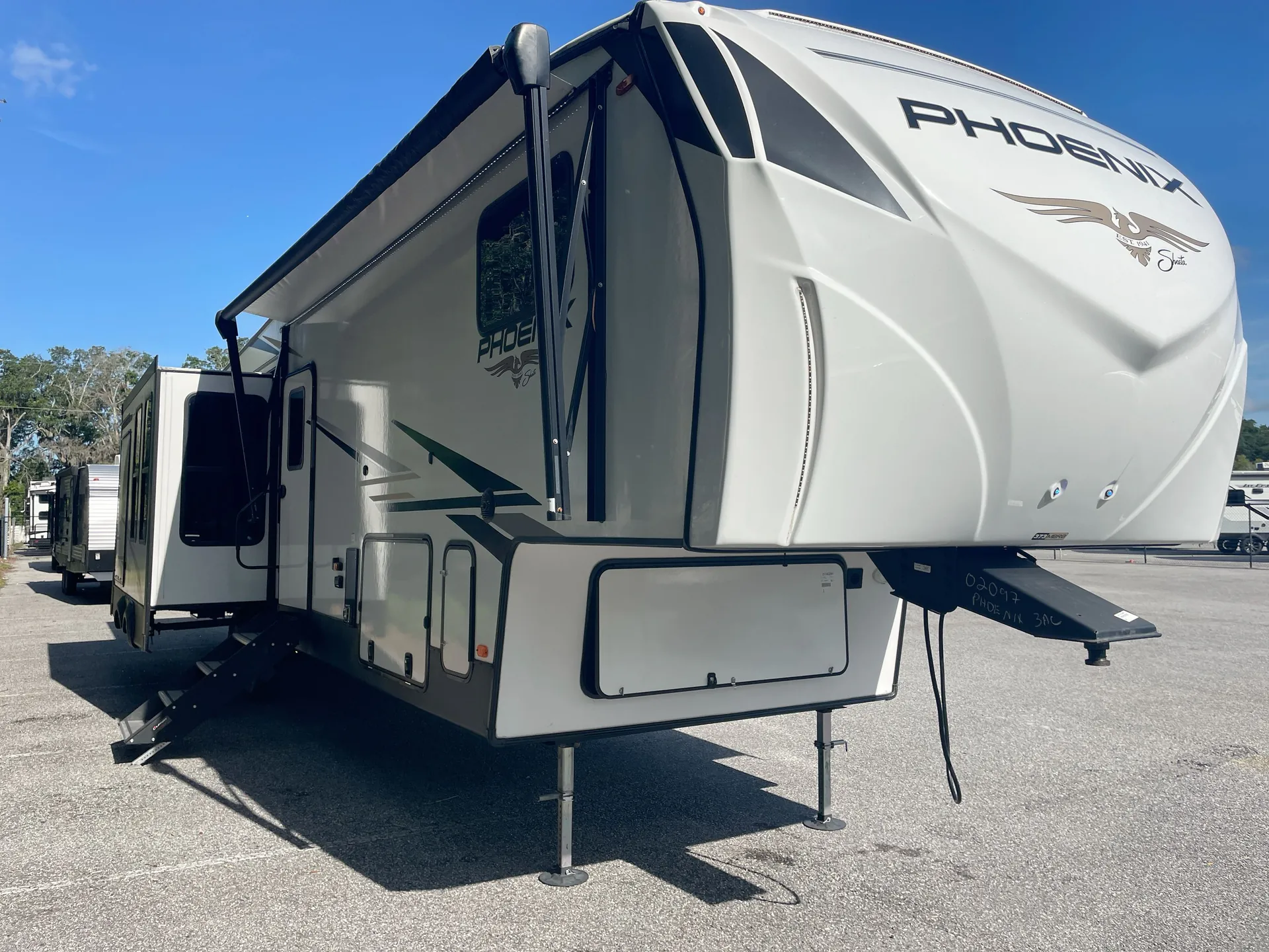 2024 Shasta Phoenix 373MBRB - Photo 2