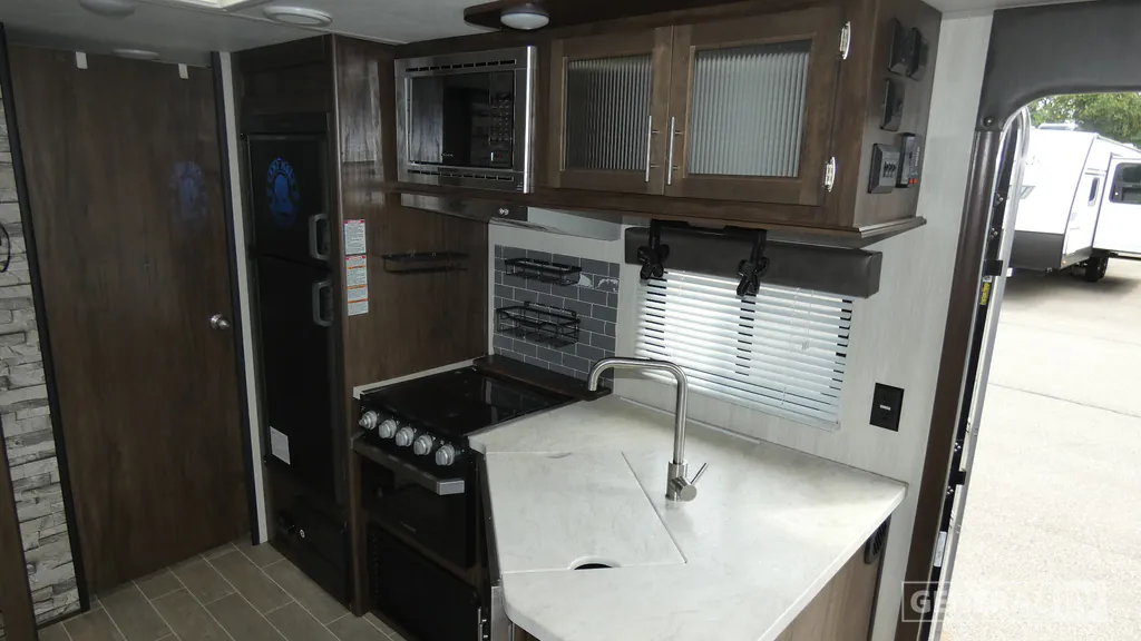 2020 Forest River Cherokee Grey Wolf 23MK, Photos photo 18