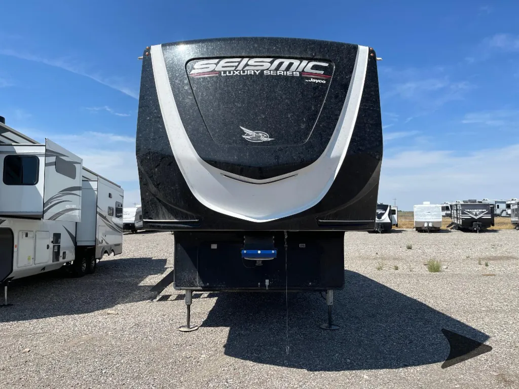 2023 Jayco Seismic Luxury Series 3815, Photos photo 12