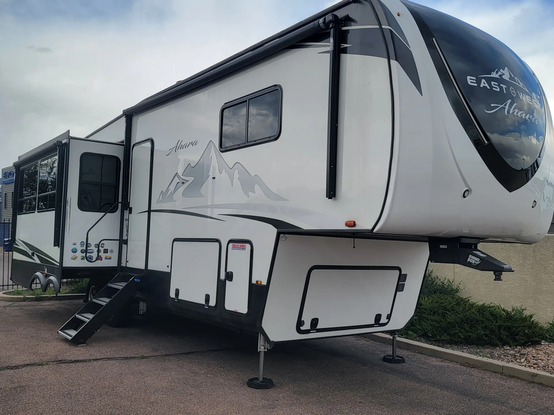 2022 East to West Ahara 325RL - Photo 2