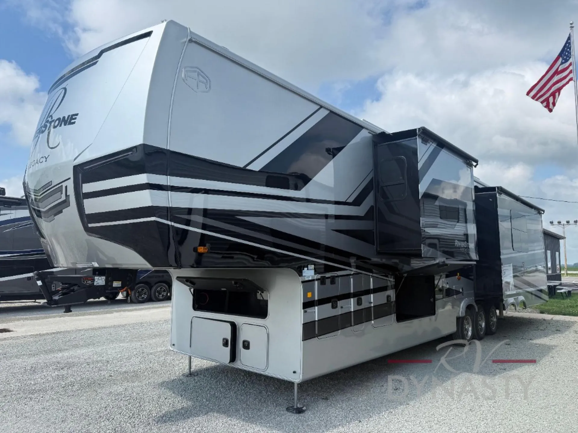 2026 Forest River RiverStone 43BFC — Photo 7