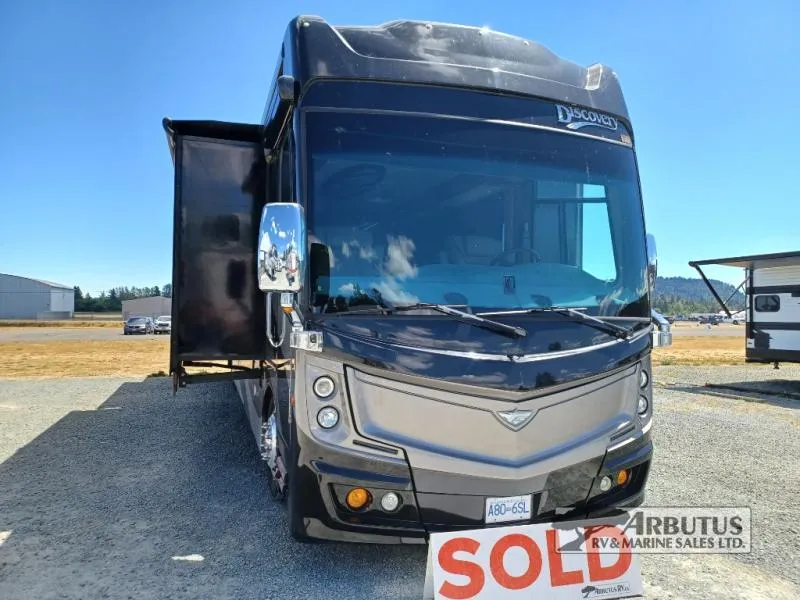 2016 American Coach American Eagle 45C - Photo 2