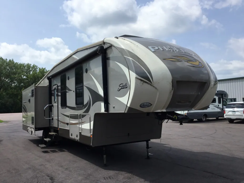 2017 Shasta Phoenix 35BL - Photo 2