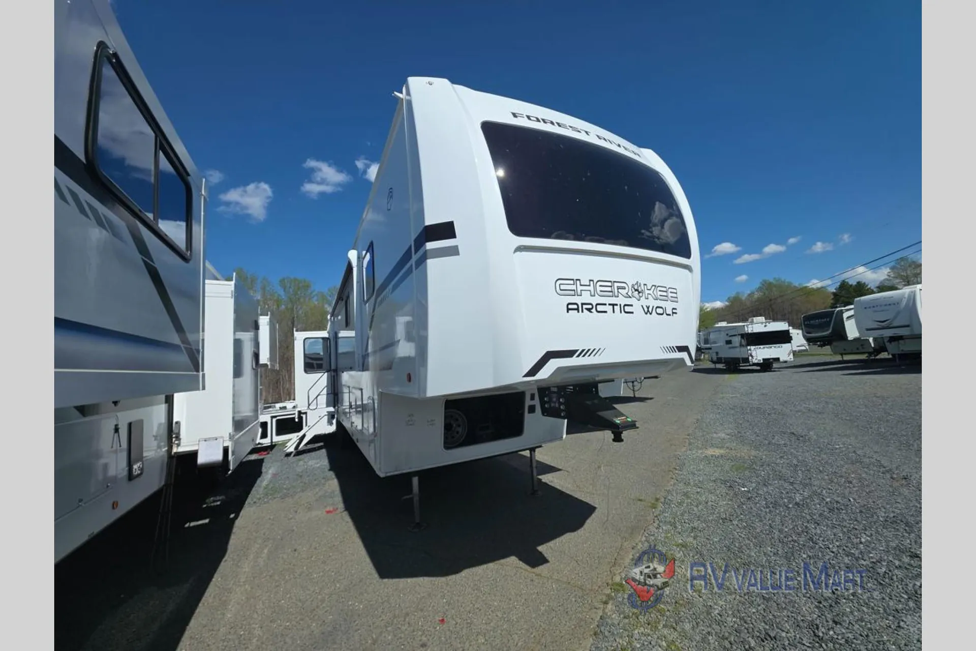 2026 Forest River Cherokee Arctic Wolf 3650SUITE - Photo 2