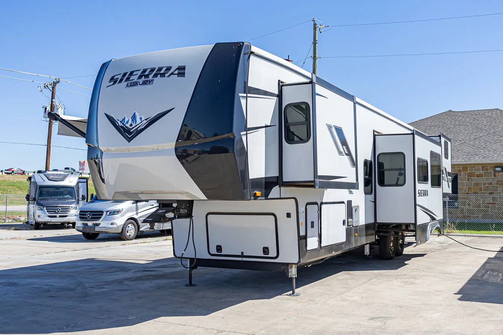 2023 Forest River Sierra Luxury 388BHRD - Photo 2