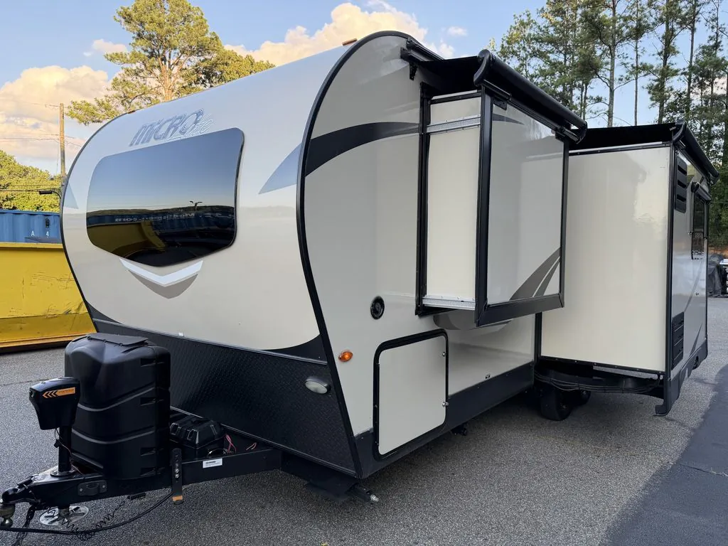 2019 Forest River Flagstaff Micro Lite 25FBLS - Photo 3