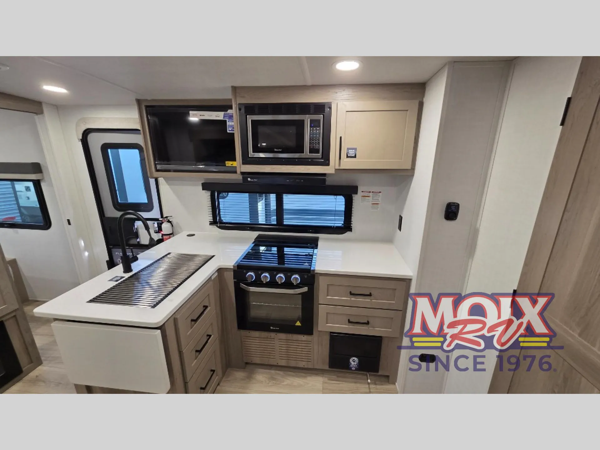 2026 Forest River Flagstaff Micro Lite 25BSDS — Photo 6