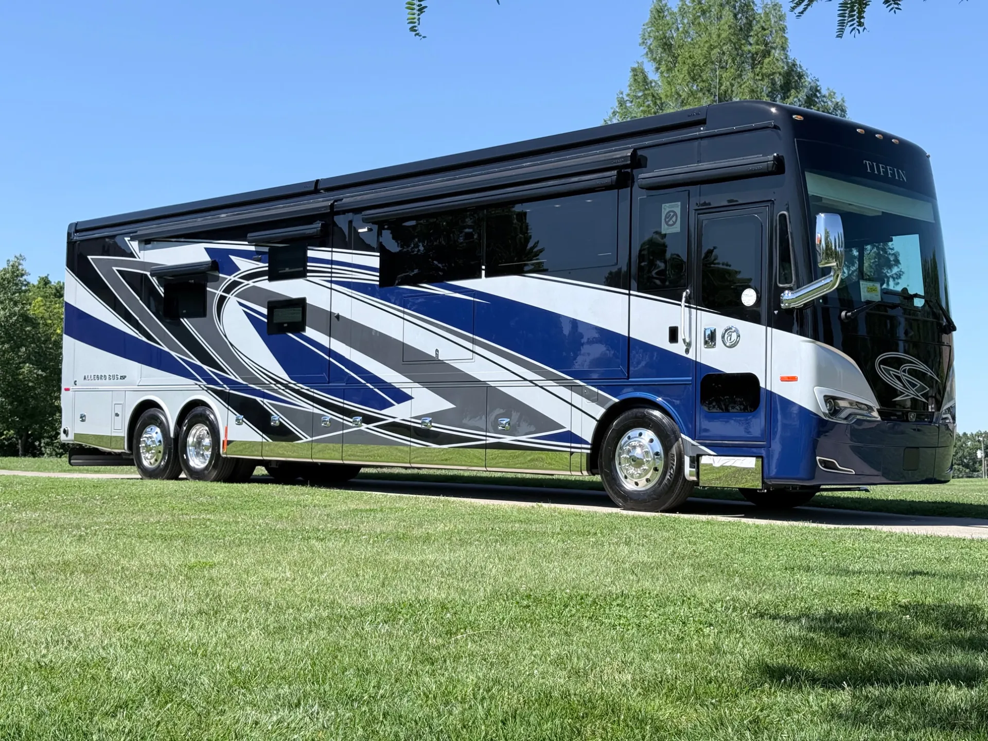 2026 Tiffin Allegro Bus 45 BP - Photo 2