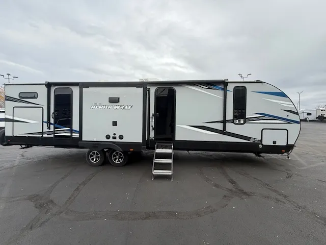 2022 Forest River Cherokee Alpha Wolf 33BH - Photo 2