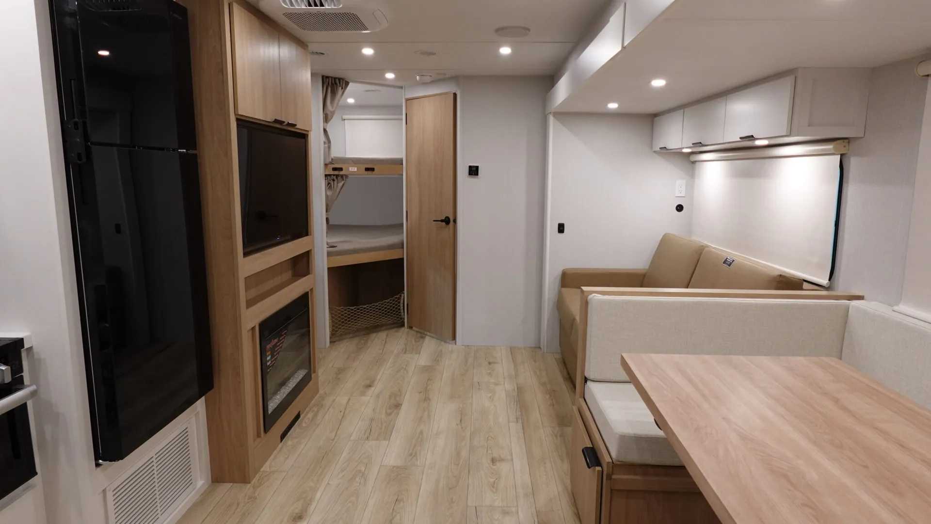 2026 Winnebago Thrive 28BHS - Photo 3