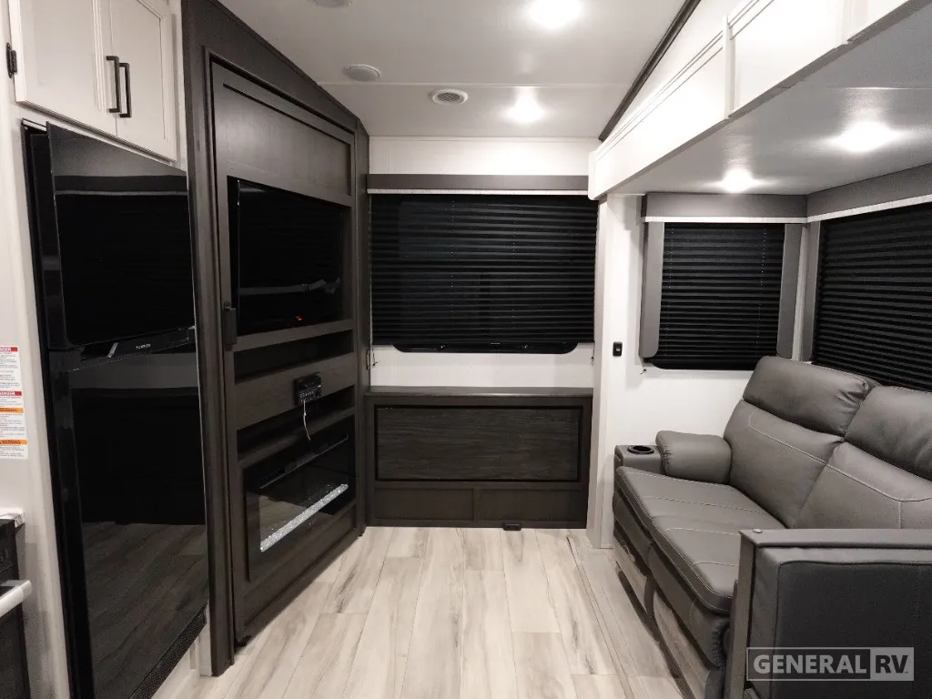 2025 Keystone RV Arcadia Select 24SRE - Photo 3