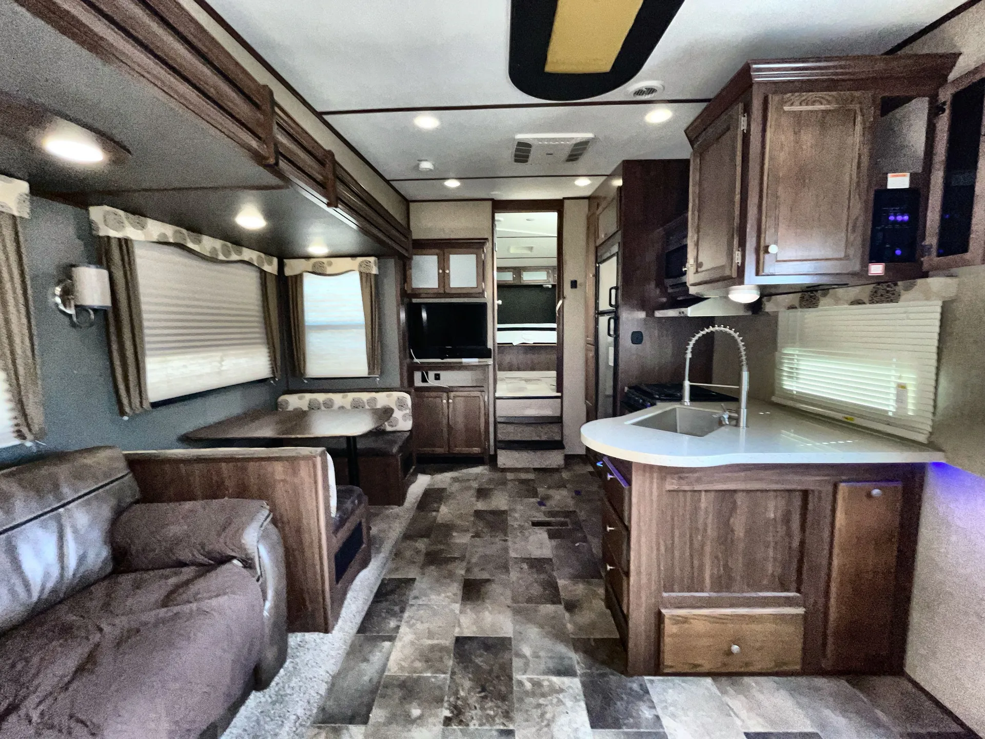 2017 Keystone Sprinter Copper Canyon 252FWRLS — living area main