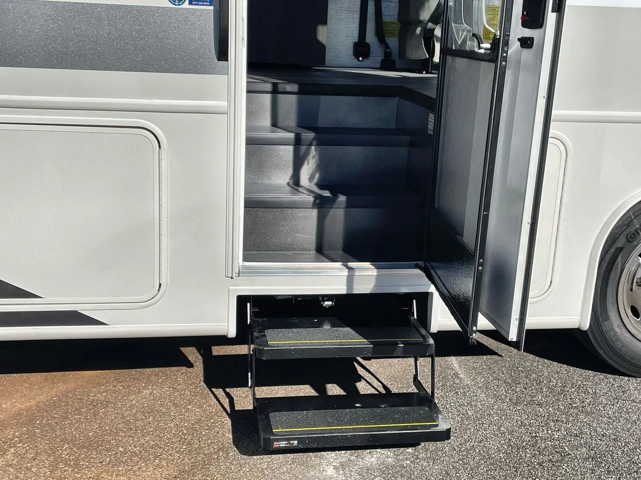 2025 Entegra Coach Vision SE 27ASE - Photo 3