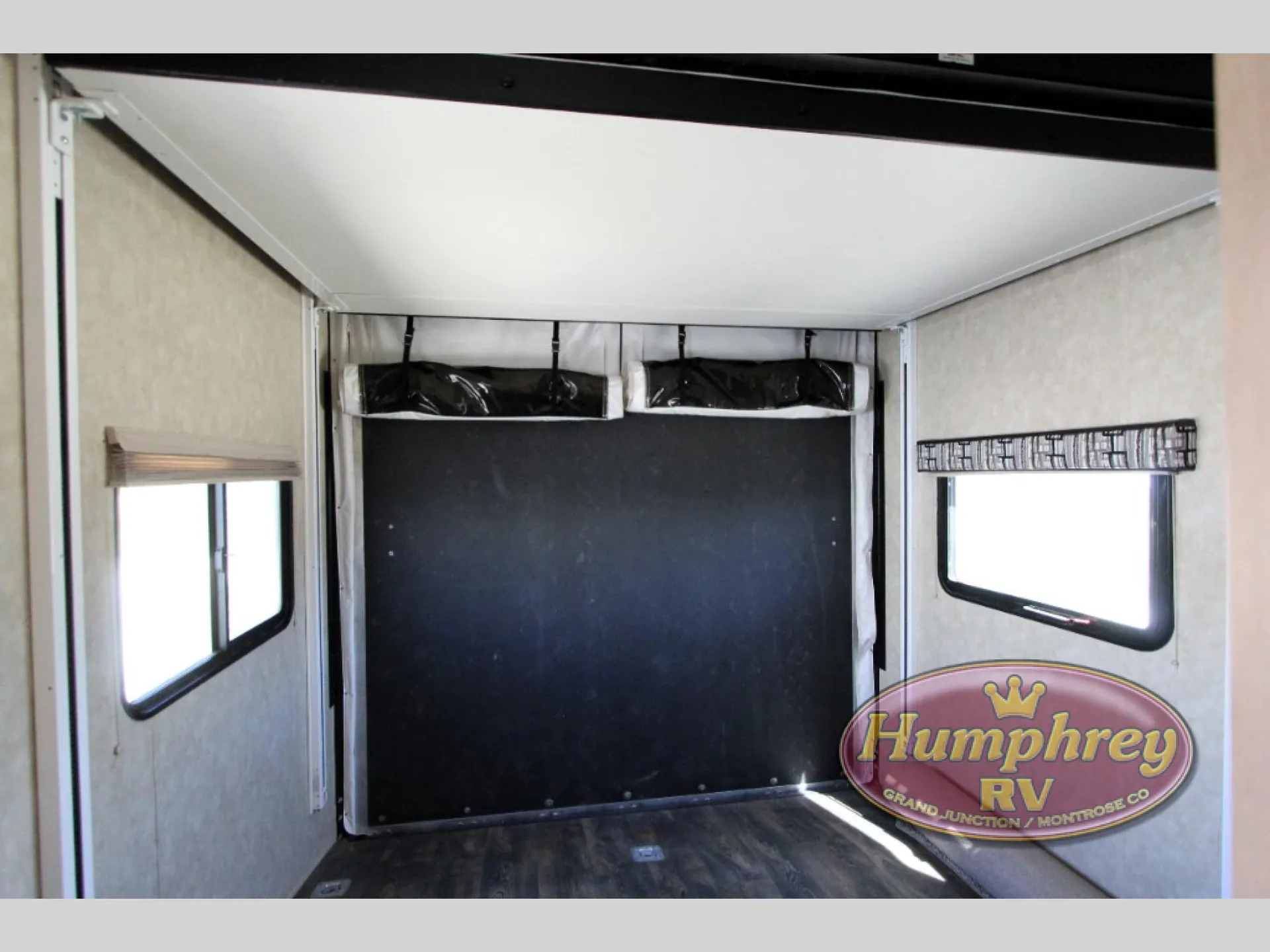 2016 Cruiser RV Stryker STG 2710 - Photo 3