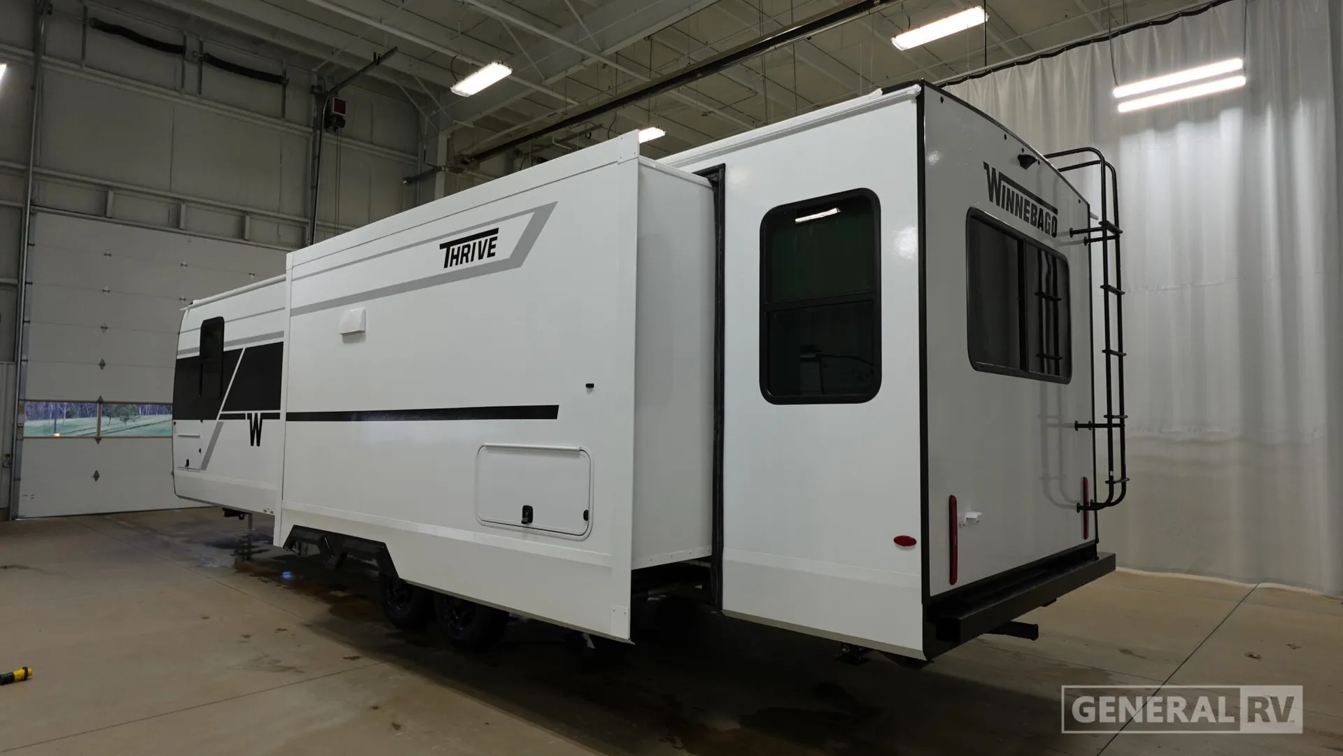 2026 Winnebago Thrive 29RLO - Photo 4