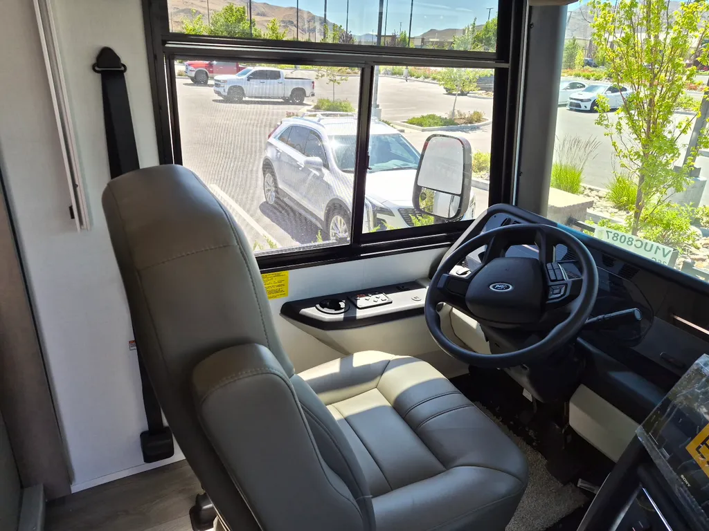 2027 Entegra Coach Vision XL 36C, Photos photo 5
