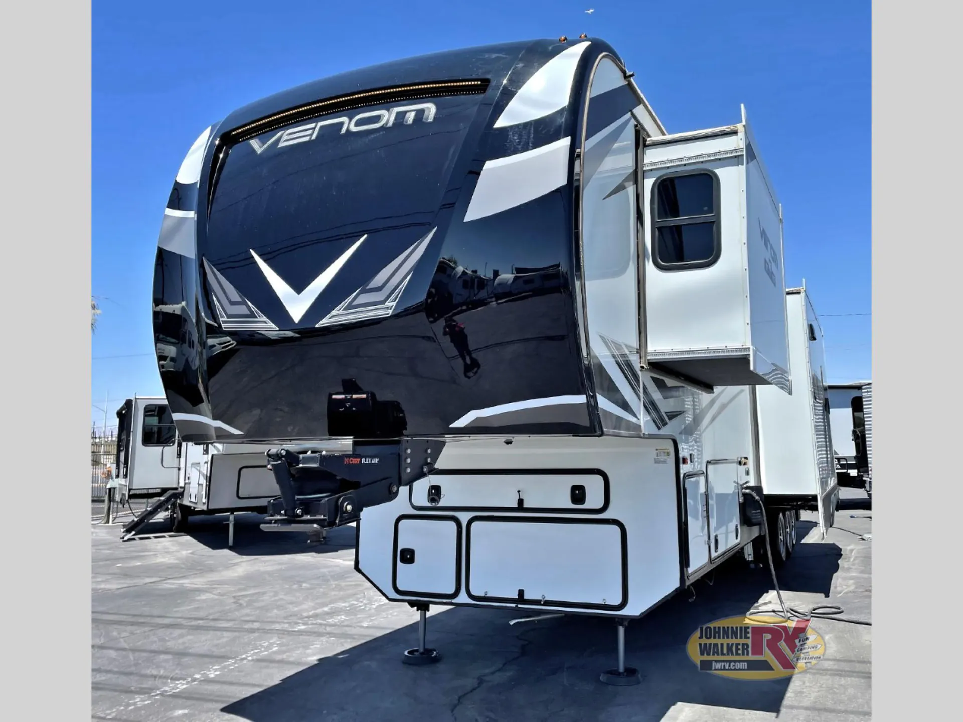 2022 K-Z Venom 3911TK - Photo 4
