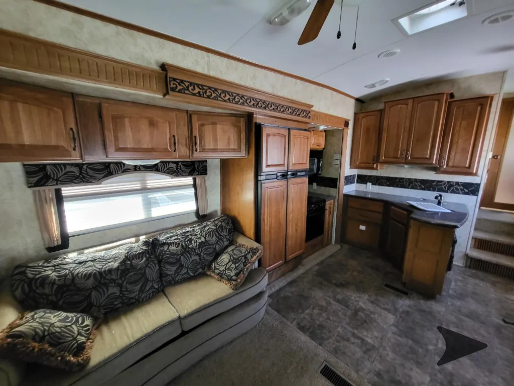2011 Keystone Montana 3100RL, Photos photo 12