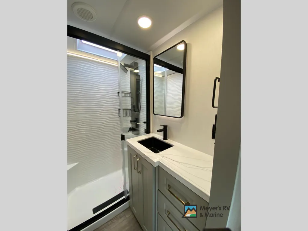2026 Brinkley Model G 4100, Photos photo 26