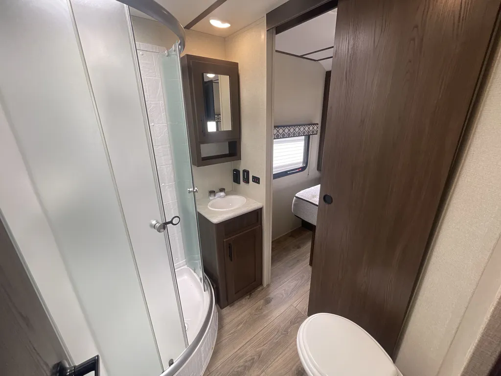 2020 Prime Time LaCrosse 3370MB, Photos photo 17