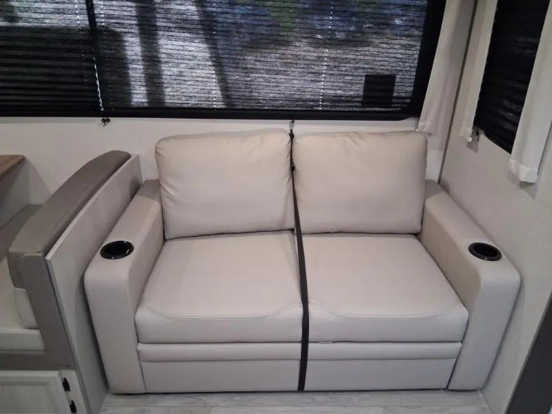 2027 Coachmen Catalina Legacy Edition 333DBDSCK, Photos photo 14