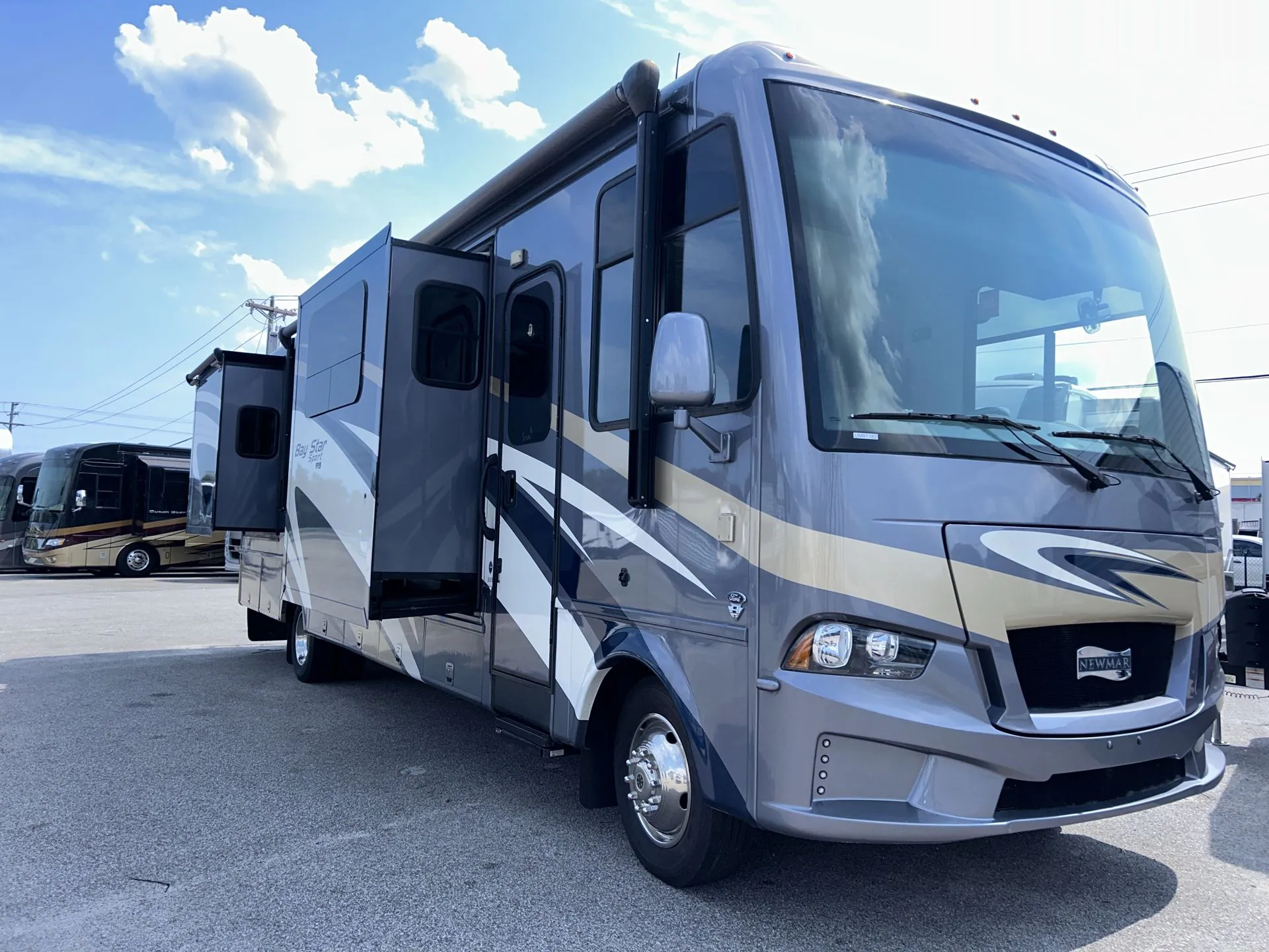 2021 Newmar Bay Star Sport 3112 - Photo 2