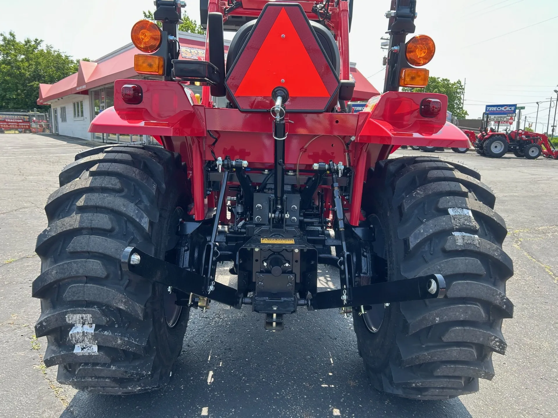 2026 Mahindra 1626 1626 HST - Photo 4